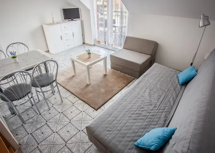 Pola Privatunterkunft Rewal